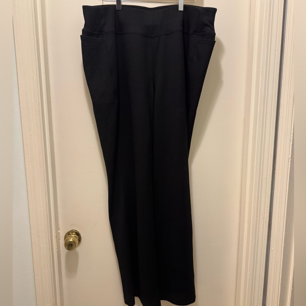 Livi Women’s Bootcut Pants